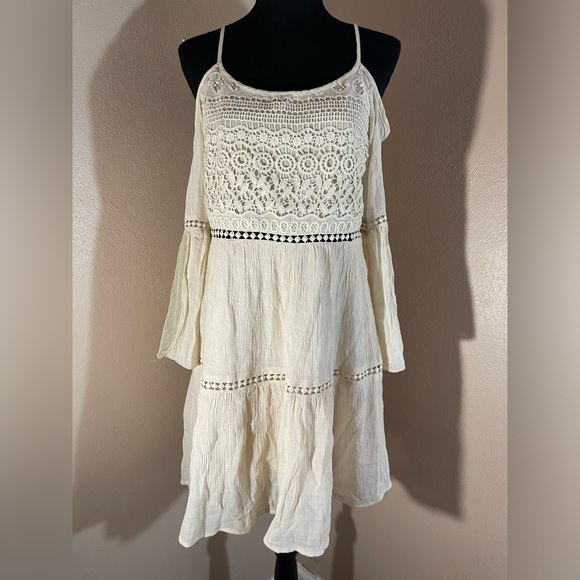 Vivid Collection of NY Crochet Boho Hippy Cold Shoulder Dress - Picture 2 of 5